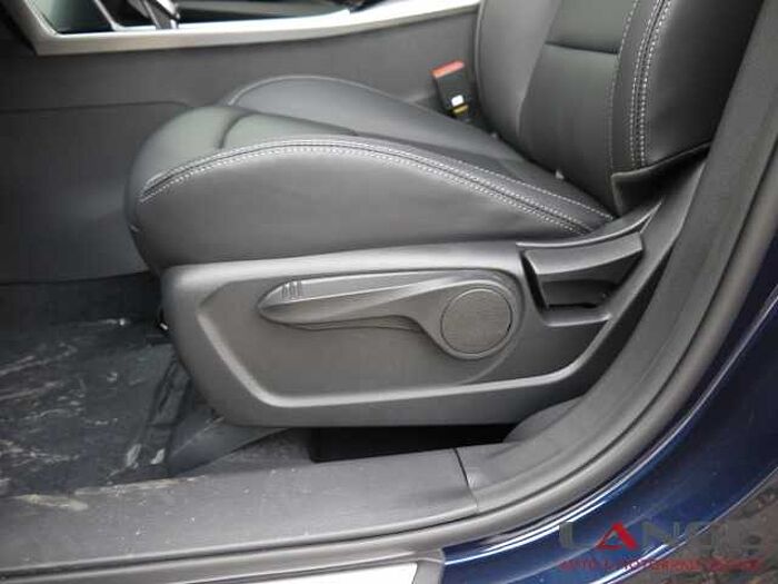 SsangYong Torres Petrol 1.5 2WD 6AT Quartz Navi Klimaautom SHZ Temp Tel. -Vorb. PDC Regense