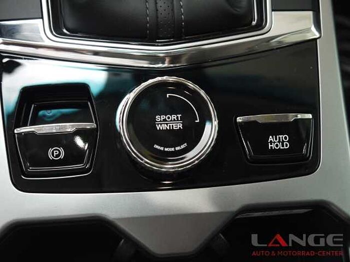 KGM Korando 1.5 T-GDi Nomad Automatik Navi SHZ Temp Tel. -Vorb. PDC Regensensor Alu K