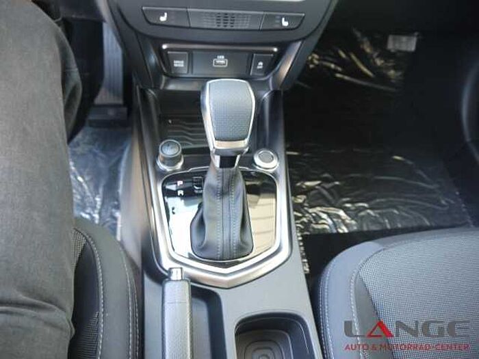 KGM Tivoli 1.5 T-GDi 120kW Nomad Navi SHZ Temp Tel. -Vorb. PDC Regensensor Alu Klima