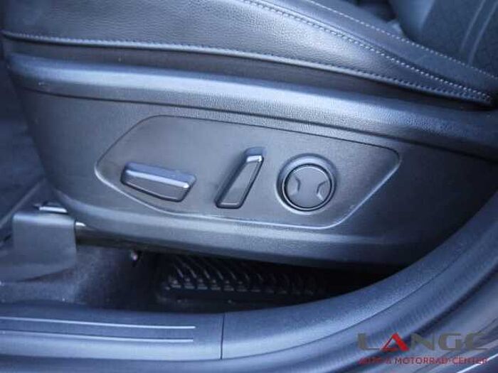 Kia Sorento 2.2D 2WD DCT8 Spirit ASS+ Automatik Navi Soundsystem Bose