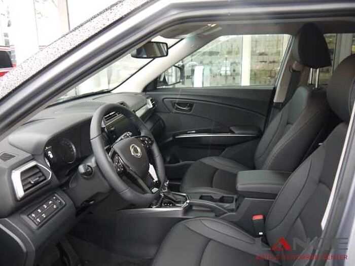 SsangYong Tivoli Grand Black Line 4x2 Automatik Navi Klimaautom SHZ Tel. -Vorb. PDC Regense