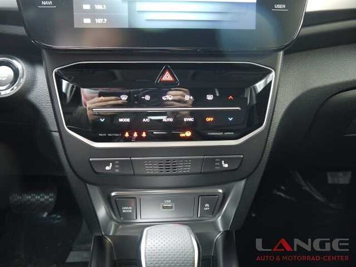 SsangYong Tivoli Grand Black Line 4x2 Automatik Navi Klimaautom SHZ Tel. -Vorb. PDC Regense