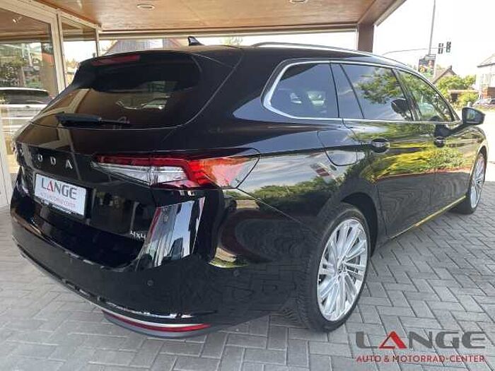 SKODA Superb Combi 2.0 TDI 142 kW 4x4 L&K AHK StandKli Vollausst.StandKlima Navi SD SH