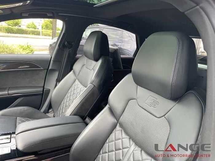 Audi S8 4.0 TFSI quattro HUD Luftfederung AD StandHZG Monitore Kopfst. El. Panodach